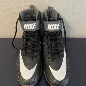 Nike 7.5 Men’s Football Cleats